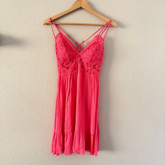 NEW PINK Victoria Secret Crochet lace strappy Cutout dress - Picture 2 of 8